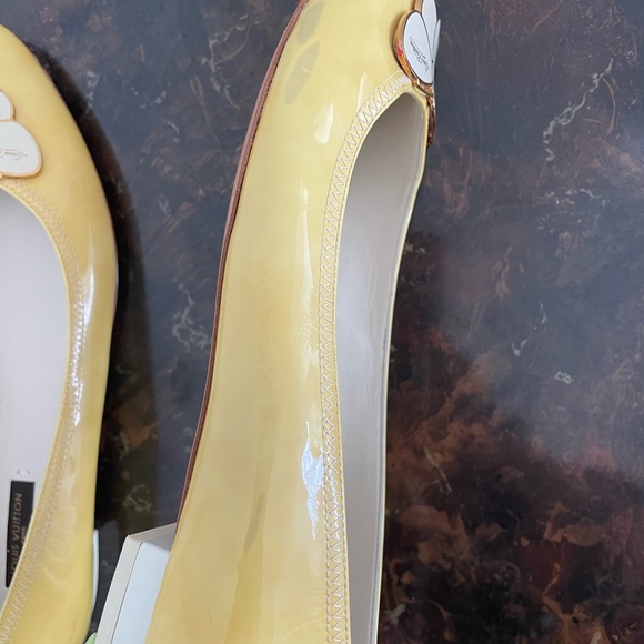 Louis Vuitton butterfly flats - Picture 6 of 8